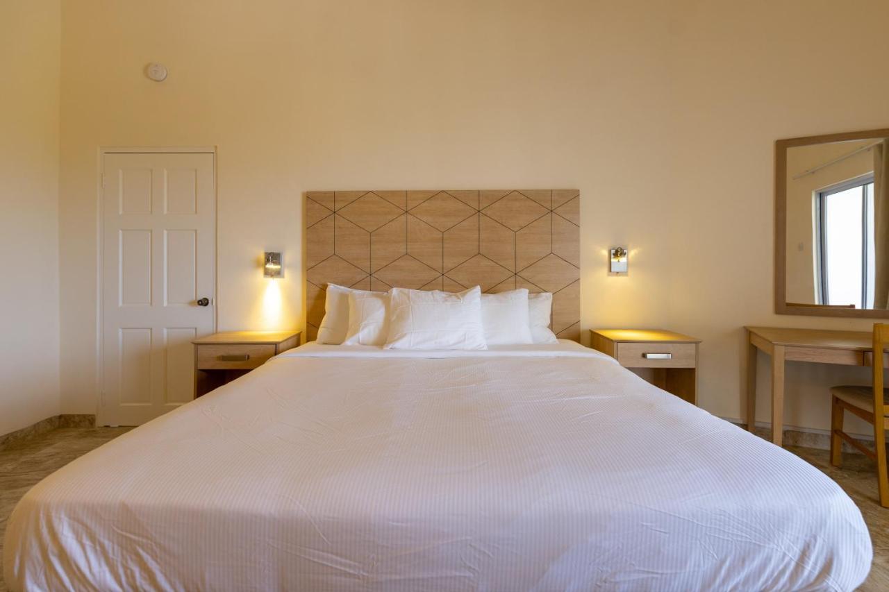 מון רוג' Siesta Hotel מראה חיצוני תמונה